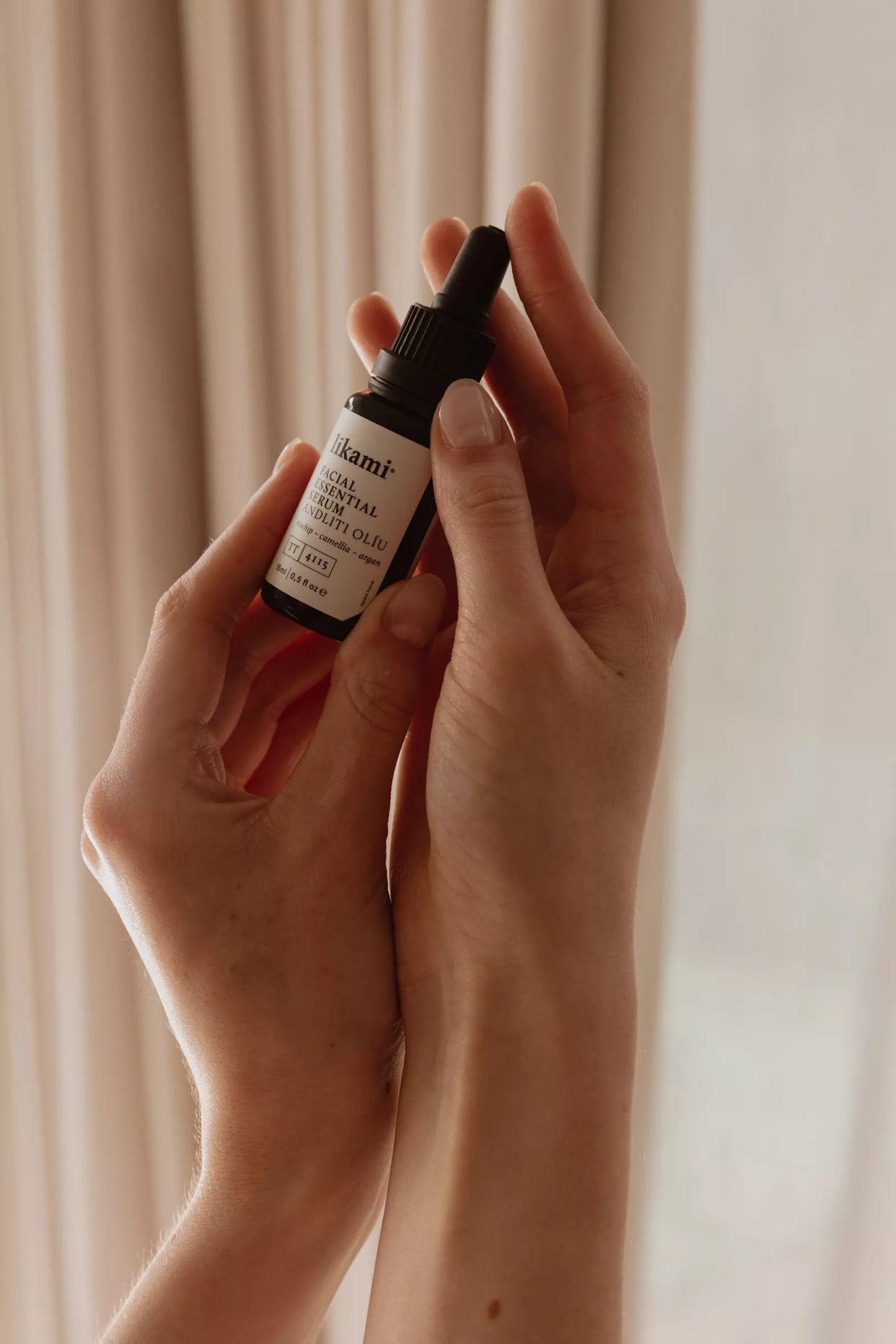 Facial Essential Oil serum